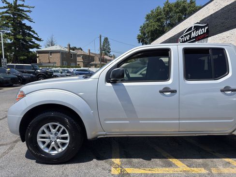 Used 2016 Nissan Frontier SV w/ SV Value Truck Package RWD image 4