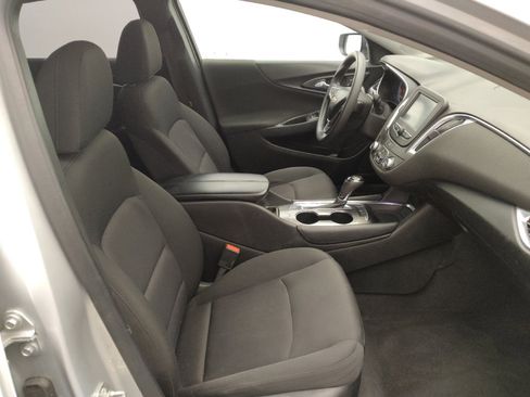 Used 2018 Chevrolet Malibu LT FWD image 21