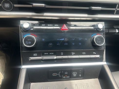 Used 2024 Hyundai Santa Fe SEL FWD image 17