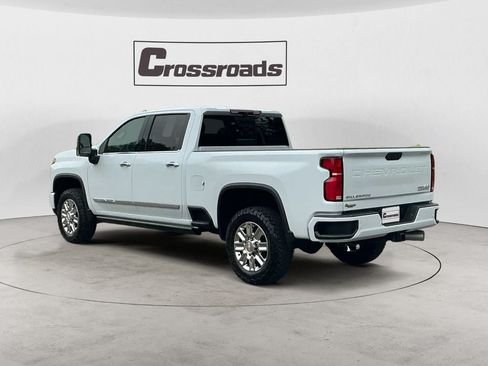 Used 2026 Chevrolet Silverado 3500 High Country w/ High Country Premium Package AWD/4WD image 3