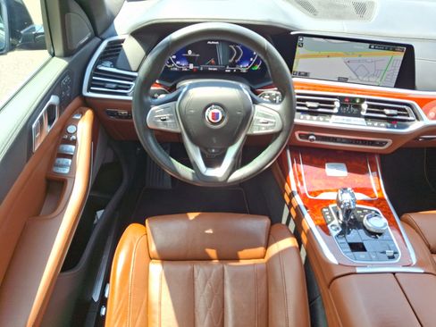 Used 2022 BMW ALPINA XB7 AWD/4WD image 9