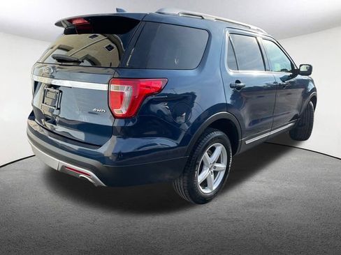Used 2017 Ford Explorer XLT w/ Equipment Group 202A image 16