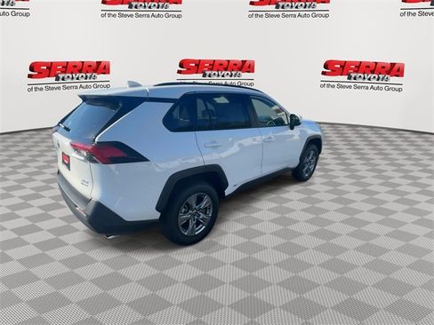 Used 2025 Toyota RAV4 XLE w/ Convenience Package image 9