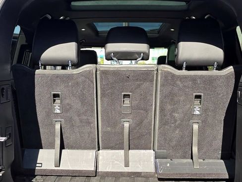 Used 2023 Land Rover Defender 130 X-Dynamic SE image 31