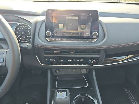 New 2026 Nissan Rogue SV AWD/4WD image 24