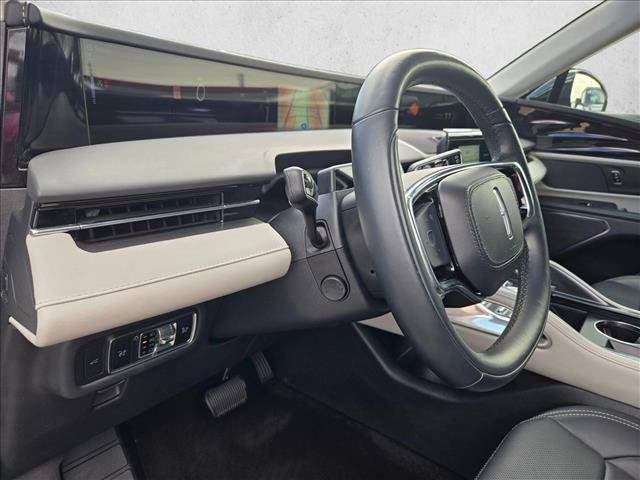 Used 2024 Lincoln Nautilus Premier AWD/4WD image 10