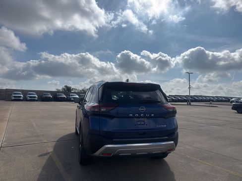 Certified 2023 Nissan Rogue Platinum w/ Platinum Premium Package FWD image 18