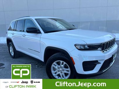 Certified 2023 Jeep Grand Cherokee Laredo w/ Luxury Tech Group I