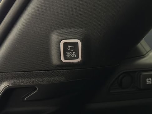 Used 2024 Jeep Grand Cherokee Limited w/ Luxury Tech Group II AWD/4WD image 28