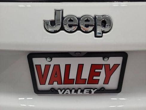 Used 2025 Jeep Compass Limited image 20