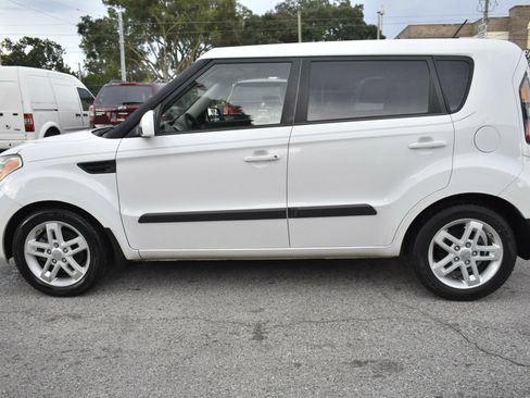 Used 2011 Kia Soul + FWD image 7