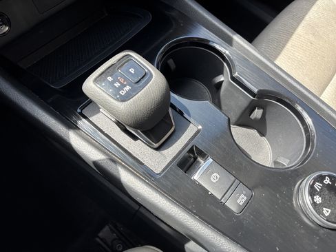 Used 2025 Nissan Rogue SV AWD/4WD image 23