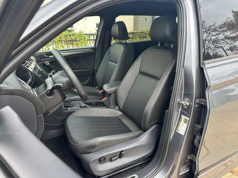 Used 2024 Volkswagen Tiguan SE R-Line AWD/4WD image 9