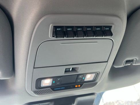 Used 2025 Ford F450 XL w/ XL Chrome Package image 32