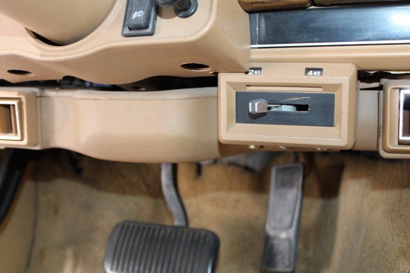 Used 1987 Jeep Grand Wagoneer AWD/4WD image 25