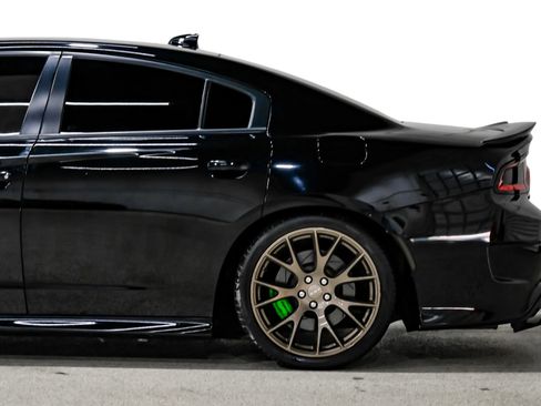 Used 2020 Dodge Charger Scat Pack w/ Plus Group RWD image 17
