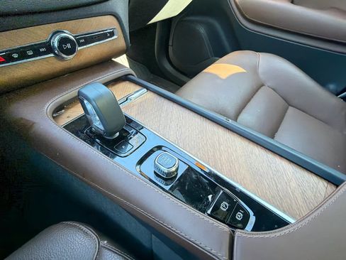 Certified 2023 Volvo XC90 B6 Plus w/ Protection Package Premier image 27