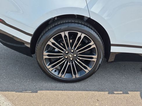 Used 2026 Land Rover Range Rover Velar Autobiography AWD/4WD image 13