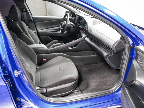 Used 2025 Hyundai Elantra Sport FWD image 16