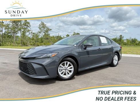Used 2026 Toyota Camry LE image 1