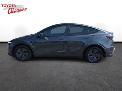 Used 2026 Tesla Model Y 2WD image 8