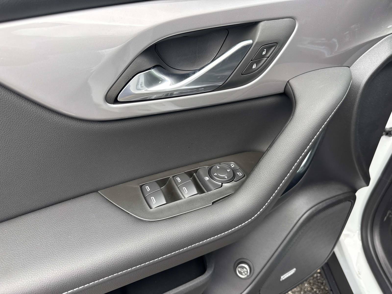New 2026 Chevrolet Blazer LT w/ Sound & Technology Package FWD image 18