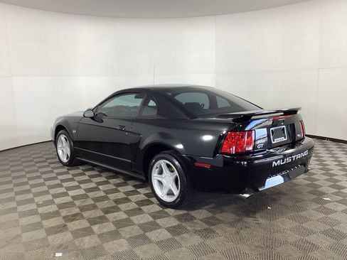 Used 2001 Ford Mustang GT RWD image 4