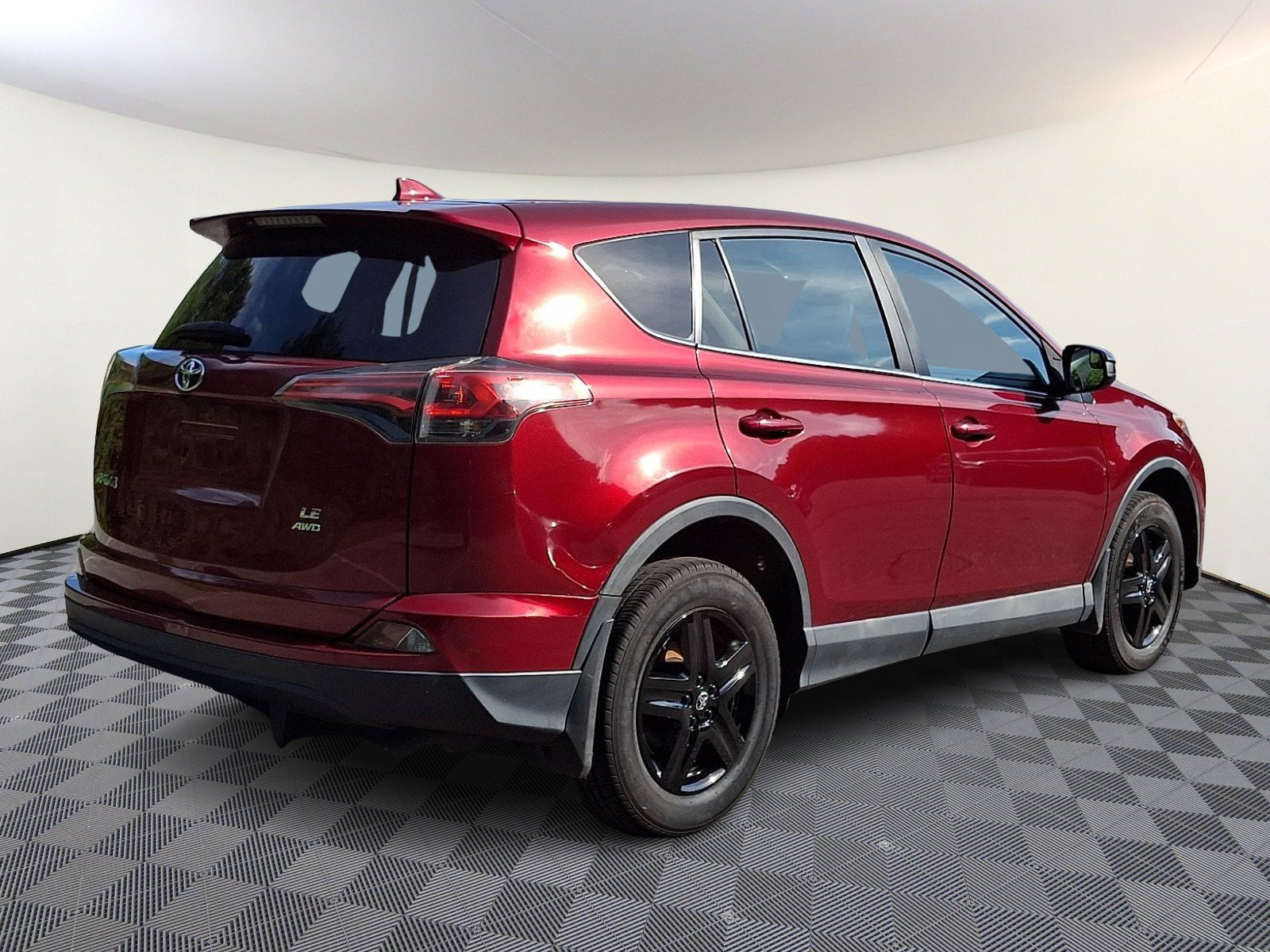 Used 2018 Toyota RAV4 LE w/ All Weather Liner Package AWD/4WD image 6