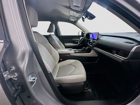 Used 2025 Toyota Grand Highlander AWD image 34