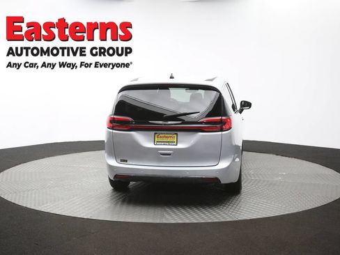 Used 2024 Chrysler Pacifica Touring-L FWD image 99