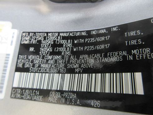 Used 2020 Toyota Sienna XLE w/ XLE Navigation Package FWD image 38