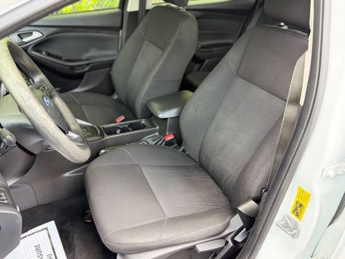 Used 2018 Ford Focus SE FWD image 8