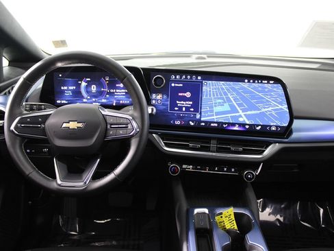 Used 2024 Chevrolet Equinox EV LT image 10