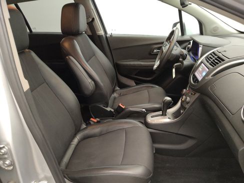 Used 2016 Chevrolet Trax LT w/ LT Convenience Package FWD image 21