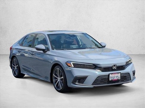 Used 2023 Honda Civic Touring image 3