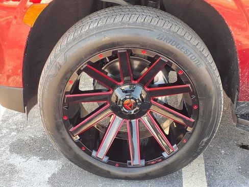 Used 2022 Chevrolet Suburban RST w/ Luxury Package image 31