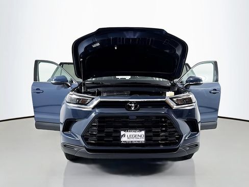 Used 2025 Toyota Grand Highlander FWD image 23