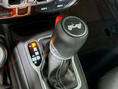 Used 2024 Jeep Wrangler Willys image 23