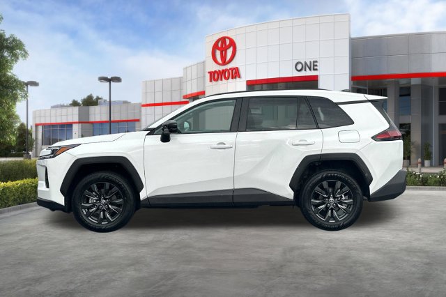 Used 2026 Toyota RAV4 XLE Premium FWD image 9
