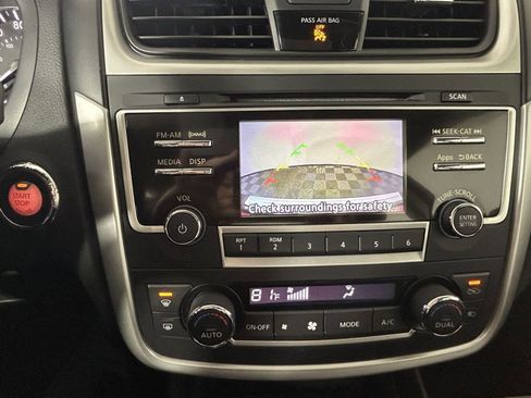 Used 2016 Nissan Altima 2.5 SL w/ Moonroof Package image 8