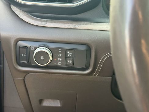 Used 2020 Ford Explorer Platinum w/ Premium Technology Package image 17