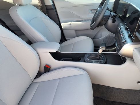 Used 2025 Hyundai Kona SEL image 14