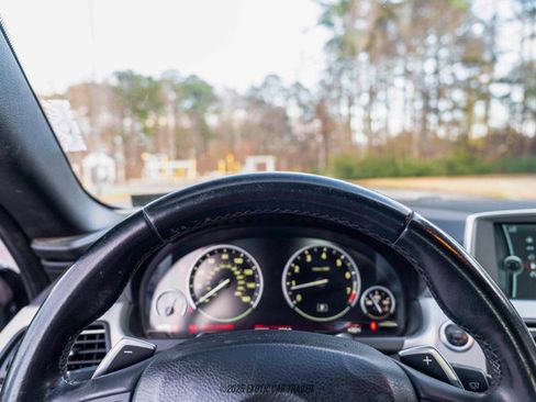 Used 2012 BMW 650i Convertible image 32