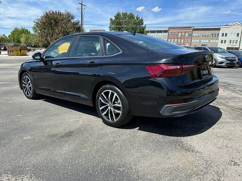 Used 2025 Volkswagen Jetta SE FWD image 7