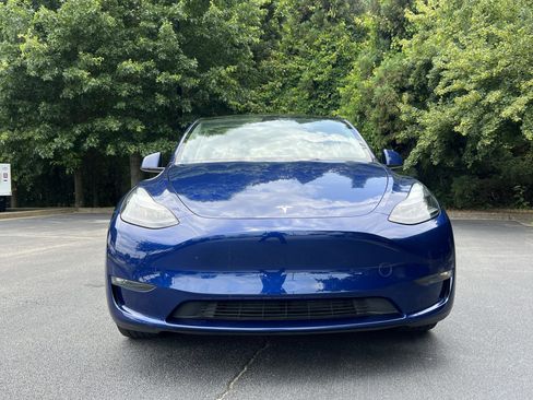 Used 2023 Tesla Model Y Long Range AWD/4WD image 3