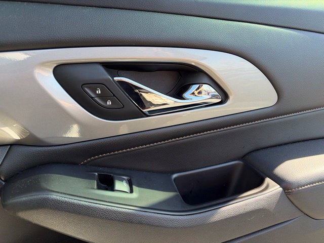 Used 2018 Chevrolet Traverse LT FWD image 34