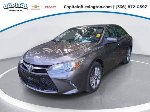 Used 2016 Toyota Camry SE FWD image 1