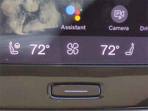 Certified 2025 Volvo XC40 B5 Core image 20