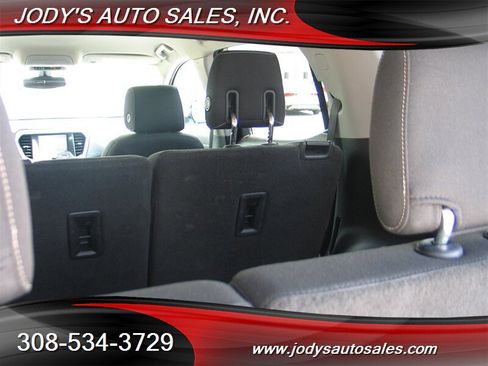 Used 2019 GMC Acadia SLE image 25