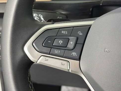 Used 2025 Volkswagen Atlas SE AWD/4WD image 25